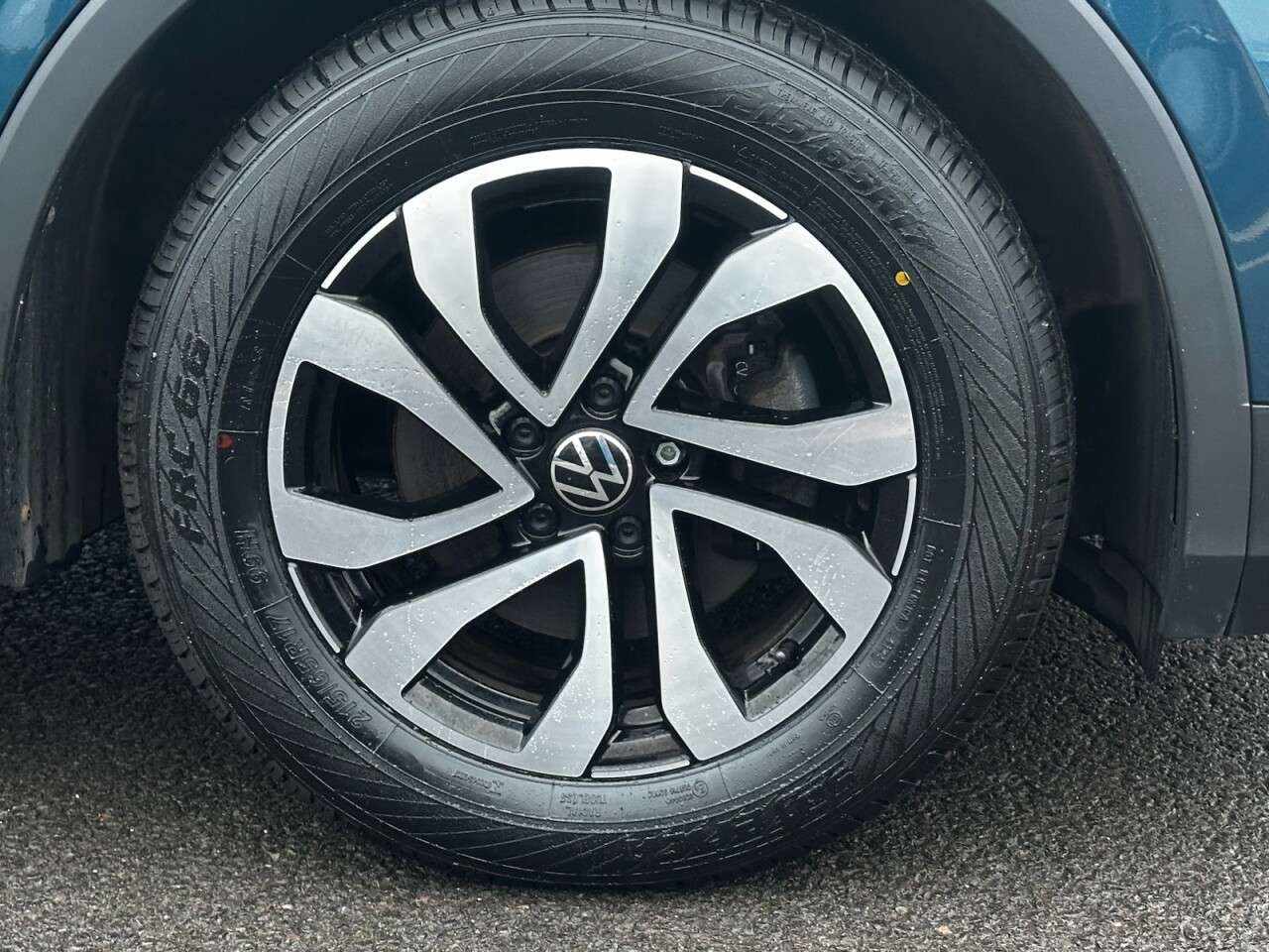 A 2022 VOLKSWAGEN TIGUAN 1.5 TSI Active SUV 5dr Petrol Manual Euro 6 (s/s) (150 ps) FULL SERVICE HIS A 2022 VOLKSWAGEN TIGUAN 1.5 TSI Active SUV 5dr Petrol Manual Euro 6 (s/s) (150 ps) FULL SERVICE HIS