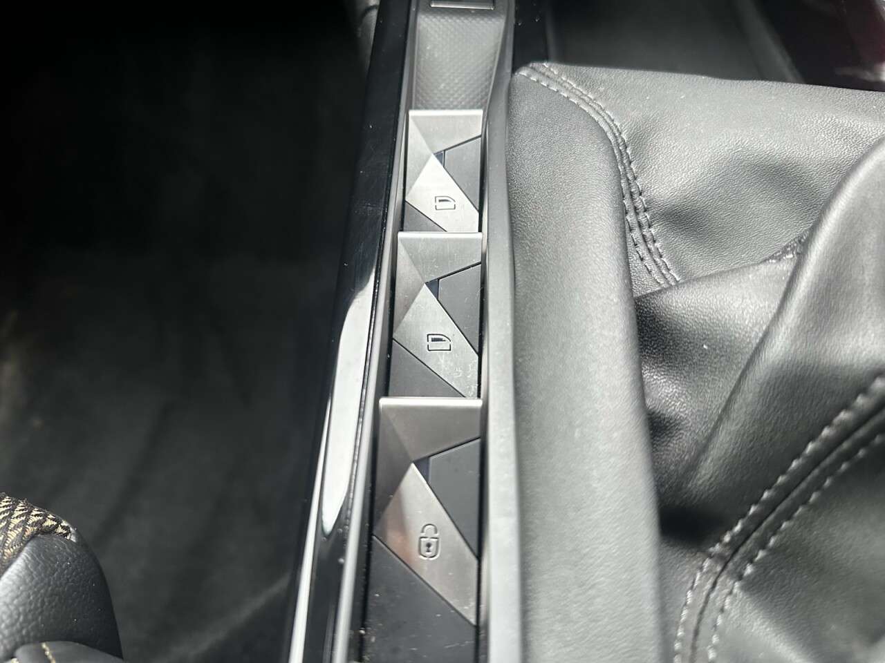 2021 DS AUTOMOBILES DS 3 2021 DS AUTOMOBILES DS 3