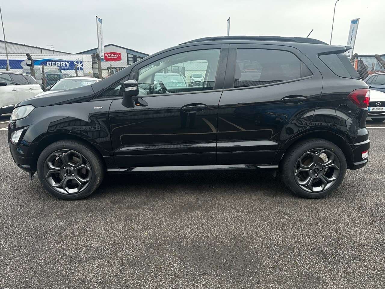 A 2018 FORD ECOSPORT 1.0T EcoBoost ST-Line SUV 5dr Petrol Manual Euro 6 (s/s) (140 ps) REVERSING A 2018 FORD ECOSPORT 1.0T EcoBoost ST-Line SUV 5dr Petrol Manual Euro 6 (s/s) (140 ps) REVERSING