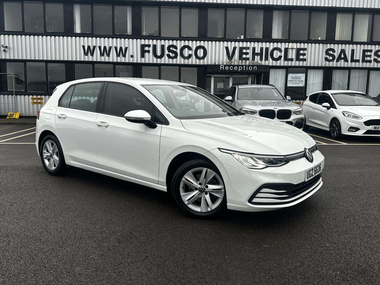 A 2021 VOLKSWAGEN GOLF 1.5 eTSI MHEV Life Hatchback 5dr Petrol Hybrid DSG Euro 6 (s/s) (150 ps) Fu A 2021 VOLKSWAGEN GOLF 1.5 eTSI MHEV Life Hatchback 5dr Petrol Hybrid DSG Euro 6 (s/s) (150 ps) Fu