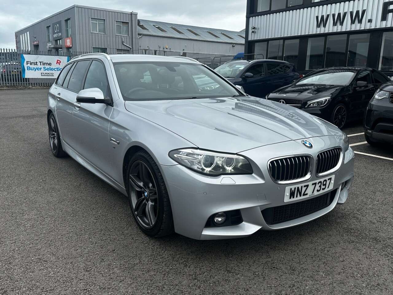 A 2017 BMW 5 SERIES 2.0 520d M Sport Touring 5dr Diesel Auto Euro 6 (s/s) (190 ps) Good History A 2017 BMW 5 SERIES 2.0 520d M Sport Touring 5dr Diesel Auto Euro 6 (s/s) (190 ps) Good History