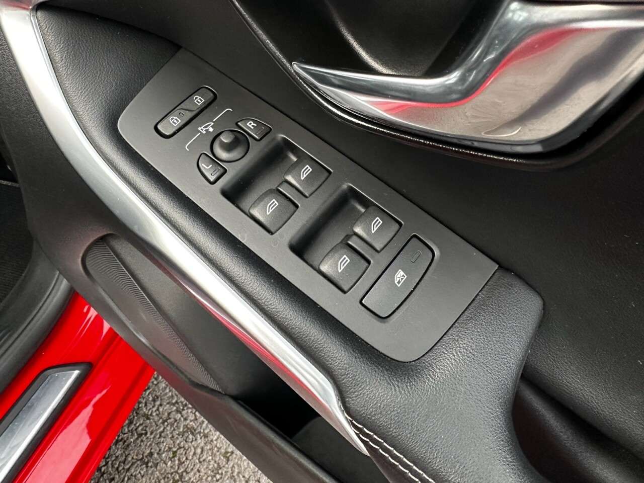 2018 VOLVO V40 2018 VOLVO V40