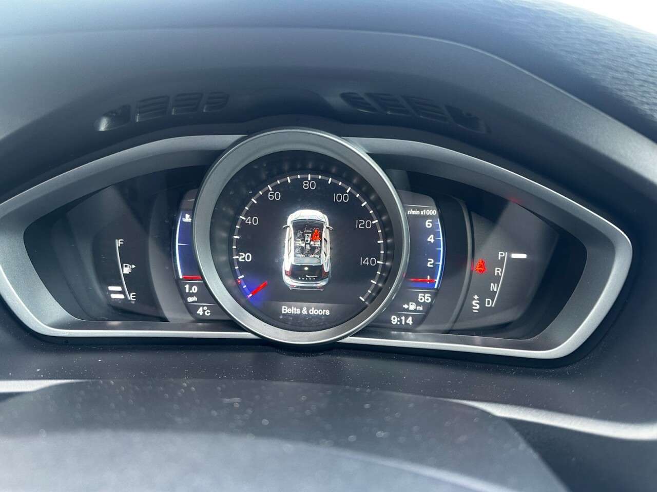 2018 VOLVO V40 2018 VOLVO V40