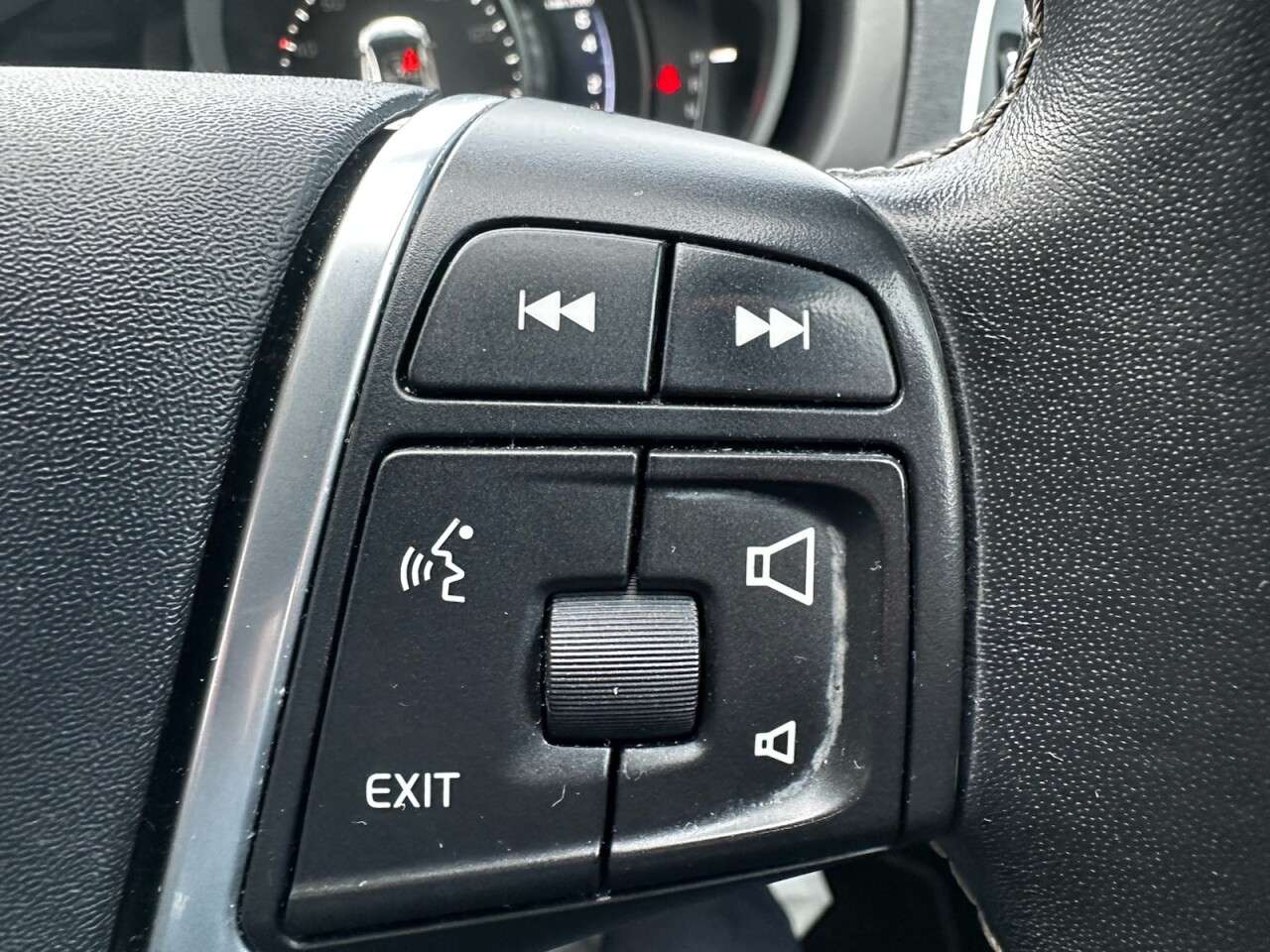 2018 VOLVO V40 2018 VOLVO V40