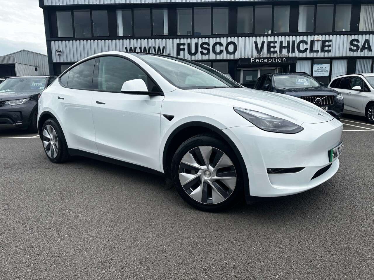 A 2022 TESLA MODEL Y (Dual Motor) Long Range SUV 5dr Electric Auto 4WDE (384 bhp) LONG RANGE BAT A 2022 TESLA MODEL Y (Dual Motor) Long Range SUV 5dr Electric Auto 4WDE (384 bhp) LONG RANGE BAT