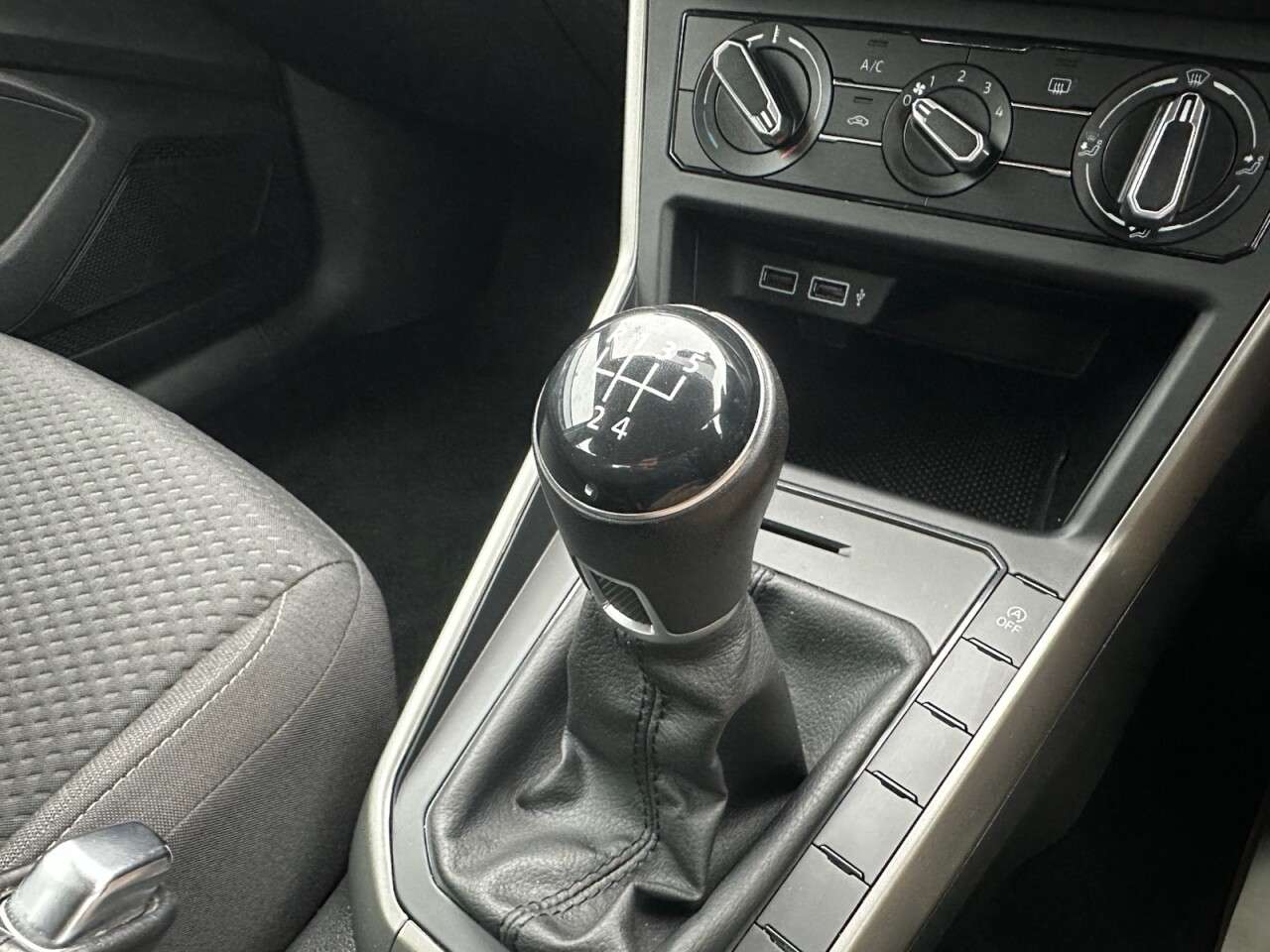 2019 VOLKSWAGEN POLO 2019 VOLKSWAGEN POLO