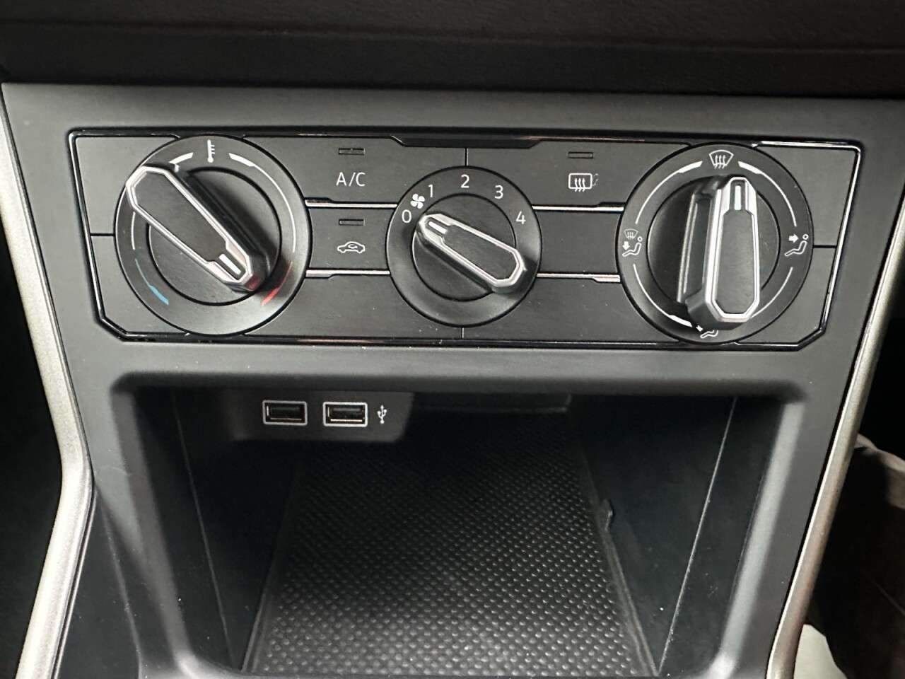 2019 VOLKSWAGEN POLO 2019 VOLKSWAGEN POLO