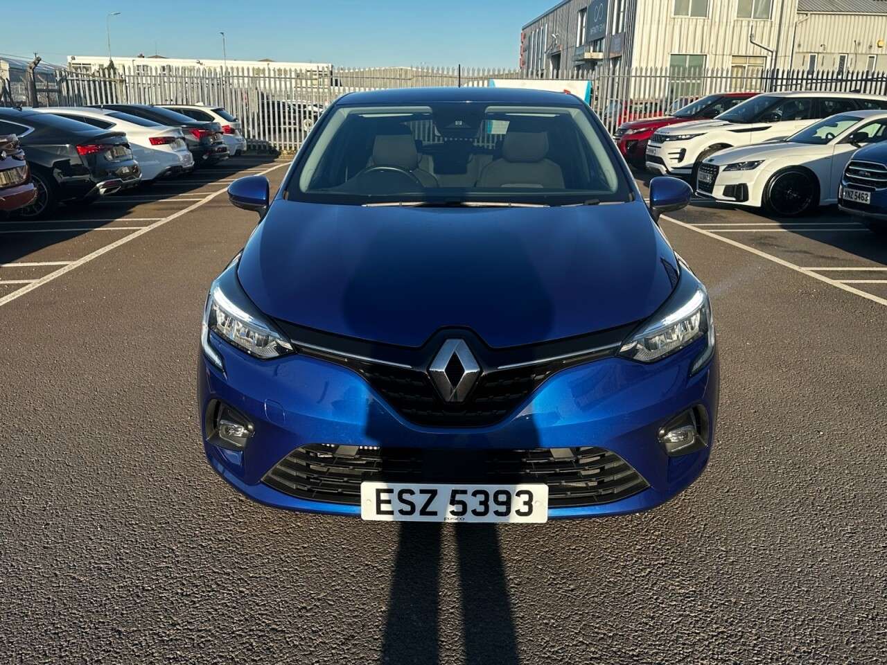 A 2020 RENAULT CLIO 1.0 TCe Iconic Hatchback 5dr Petrol Manual Euro 6 (s/s) (100 ps) Sat Nav, P A 2020 RENAULT CLIO 1.0 TCe Iconic Hatchback 5dr Petrol Manual Euro 6 (s/s) (100 ps) Sat Nav, P