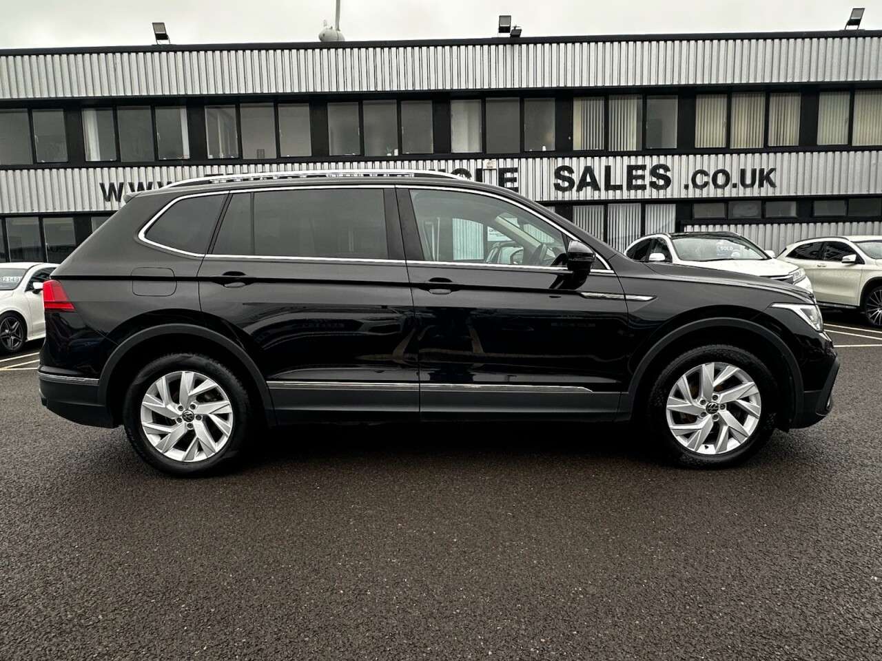 A 2022 VOLKSWAGEN TIGUAN ALLSPACE 1.5 TSI Life SUV 5dr Petrol DSG Euro 6 (s/s) (150 ps) 7 Seats, Automatic A 2022 VOLKSWAGEN TIGUAN ALLSPACE 1.5 TSI Life SUV 5dr Petrol DSG Euro 6 (s/s) (150 ps) 7 Seats, Automatic