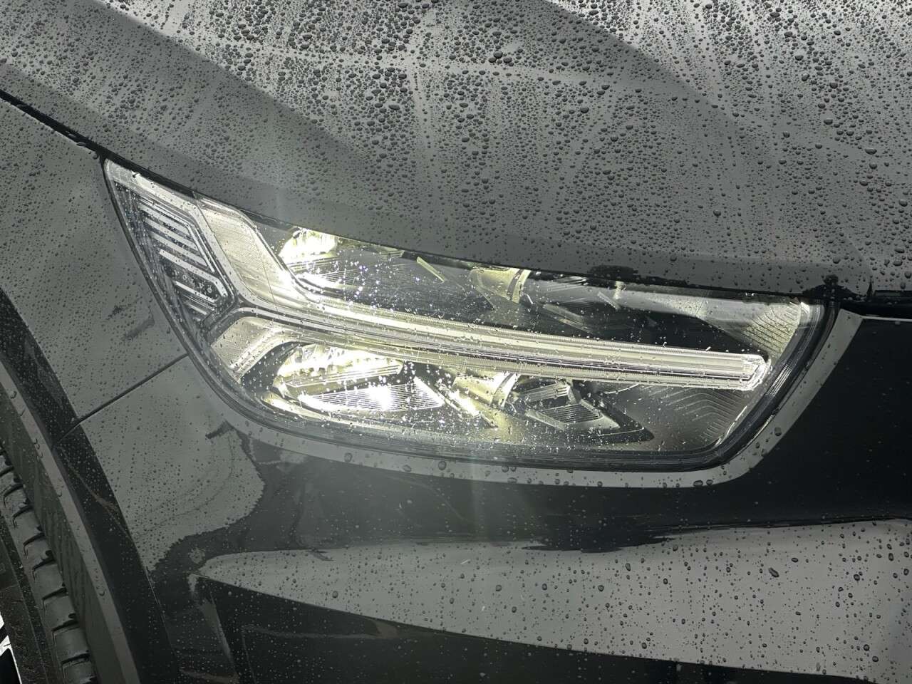 2019 VOLVO XC40 2019 VOLVO XC40