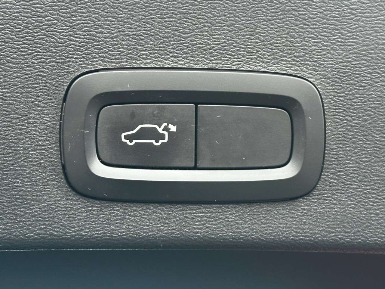 2019 VOLVO XC40 2019 VOLVO XC40