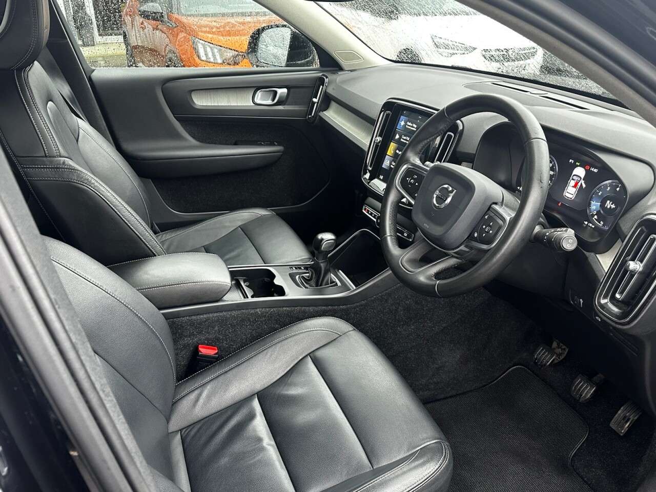 2019 VOLVO XC40 2019 VOLVO XC40