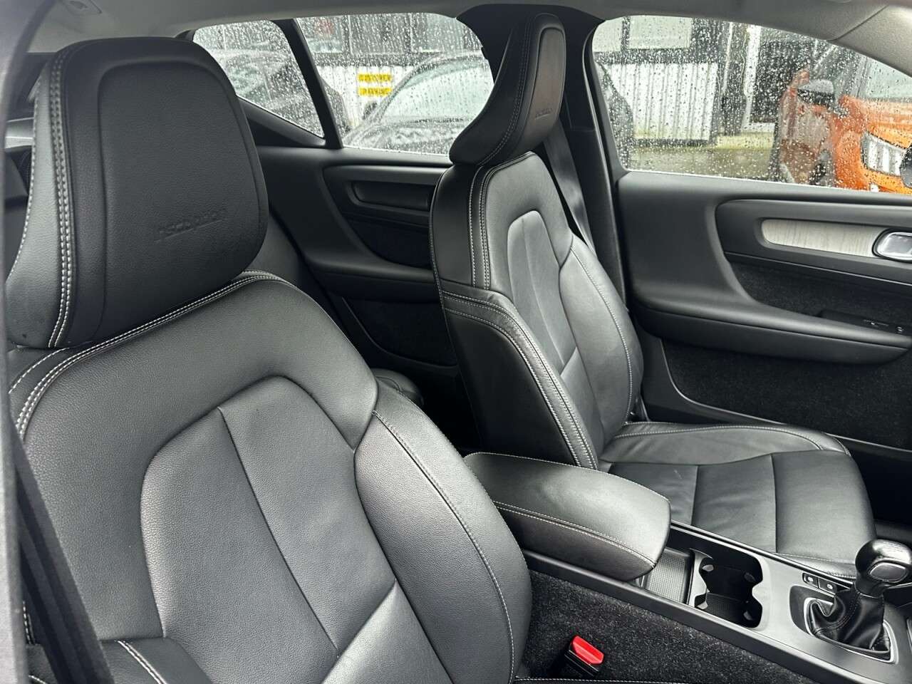 2019 VOLVO XC40 2019 VOLVO XC40