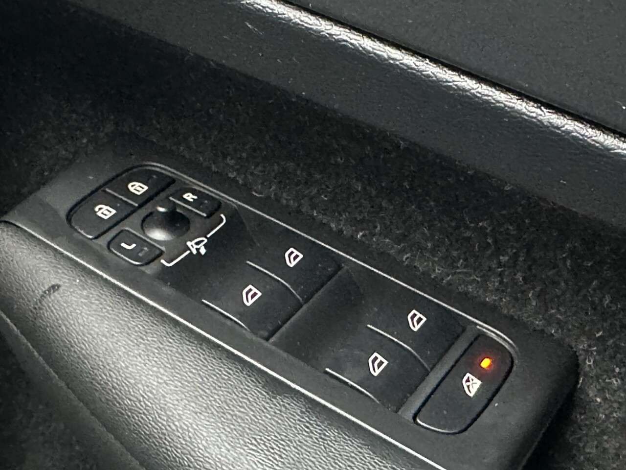 2019 VOLVO XC40 2019 VOLVO XC40