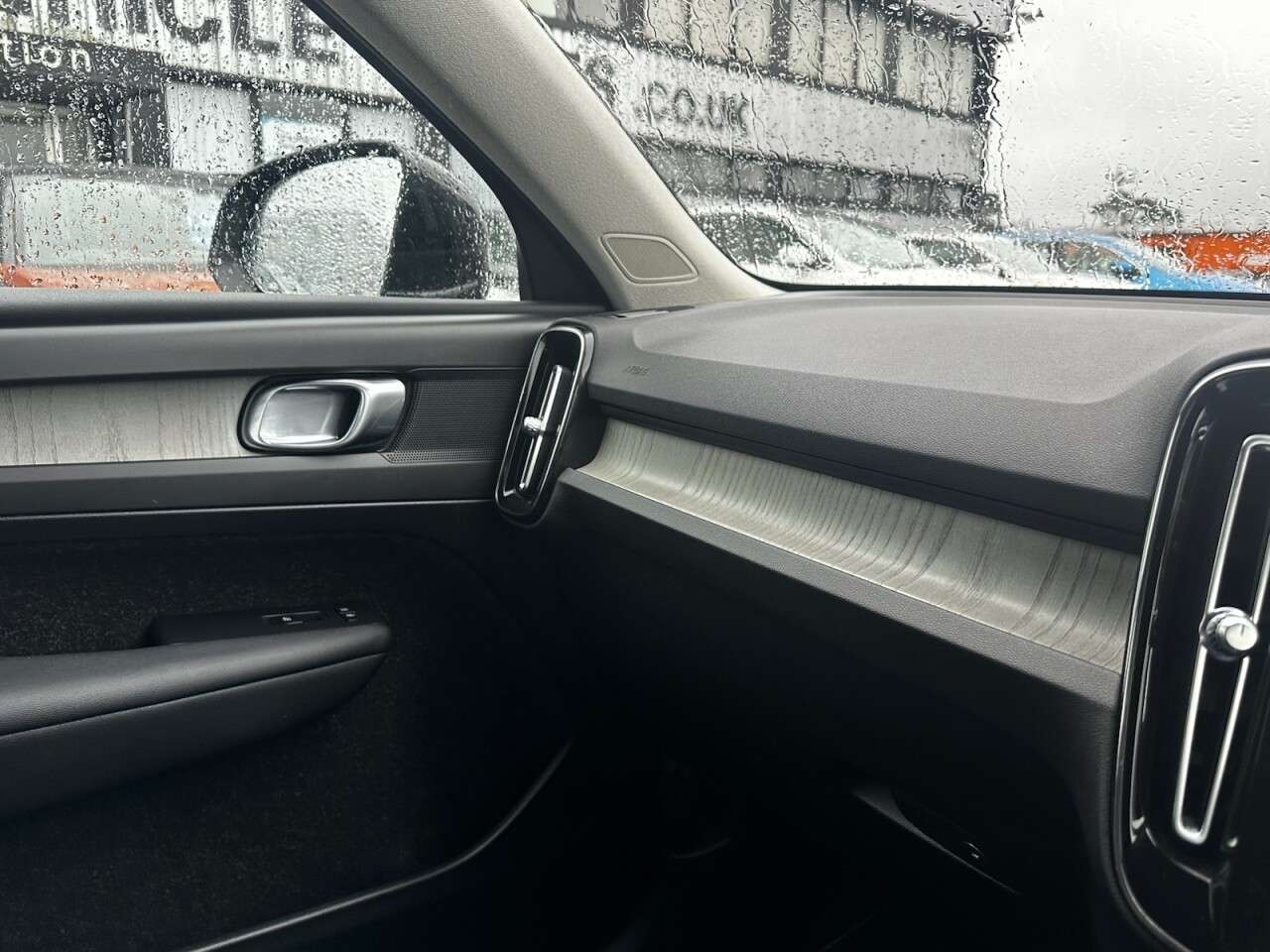 2019 VOLVO XC40 2019 VOLVO XC40