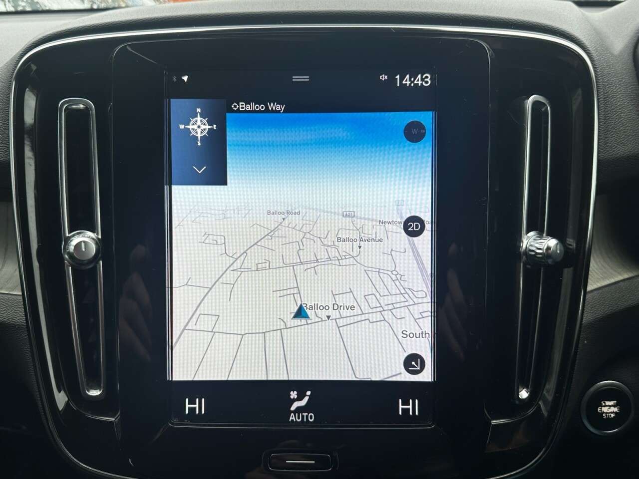 2019 VOLVO XC40 2019 VOLVO XC40