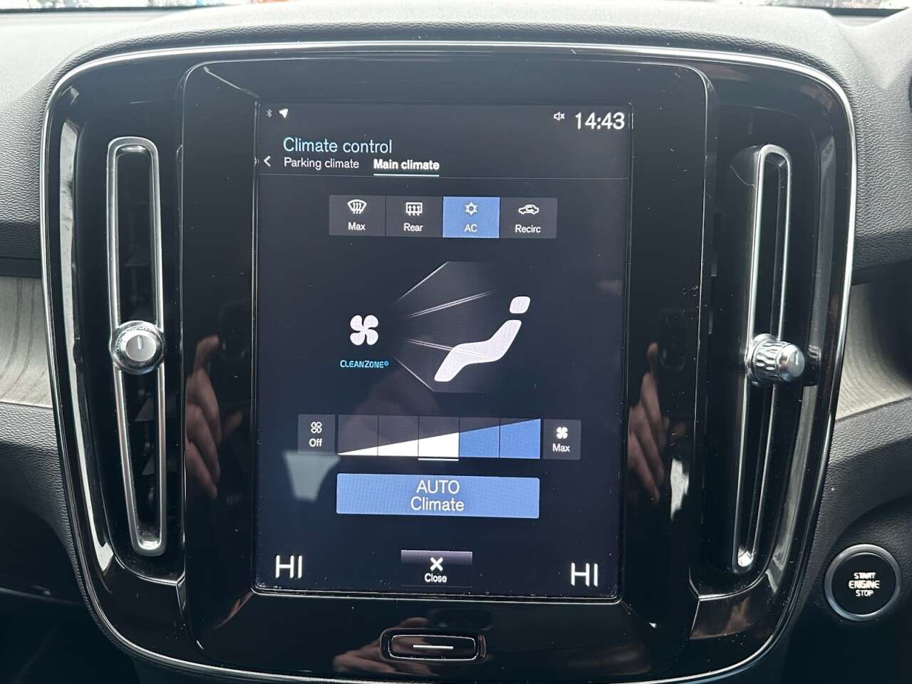 2019 VOLVO XC40 2019 VOLVO XC40