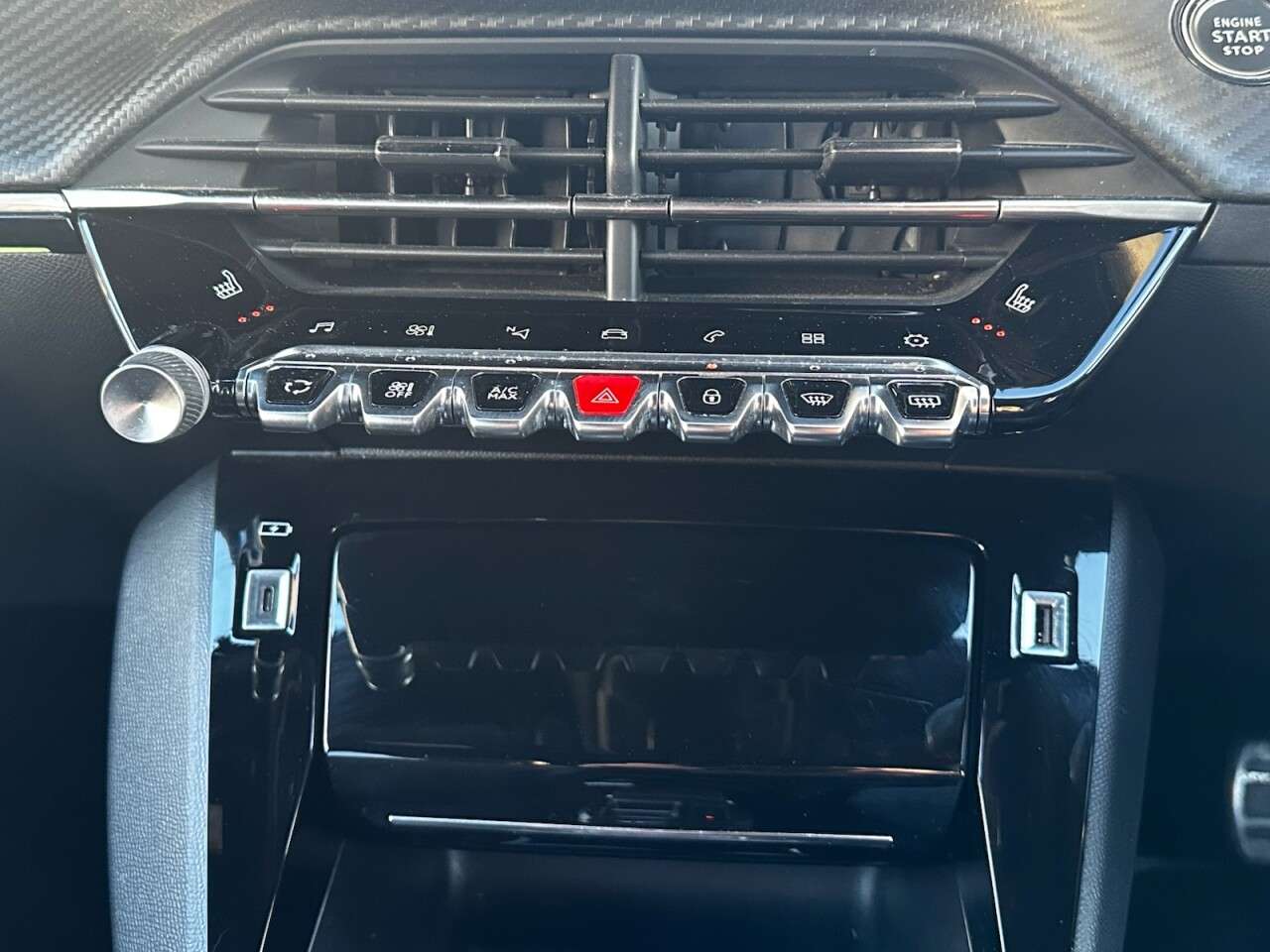 2023 PEUGEOT 2008 2023 PEUGEOT 2008