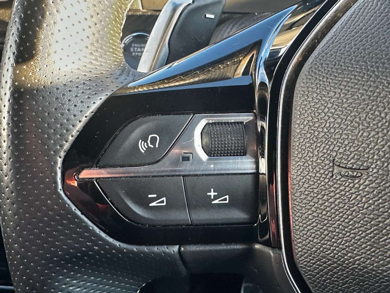 2023 PEUGEOT 2008 2023 PEUGEOT 2008