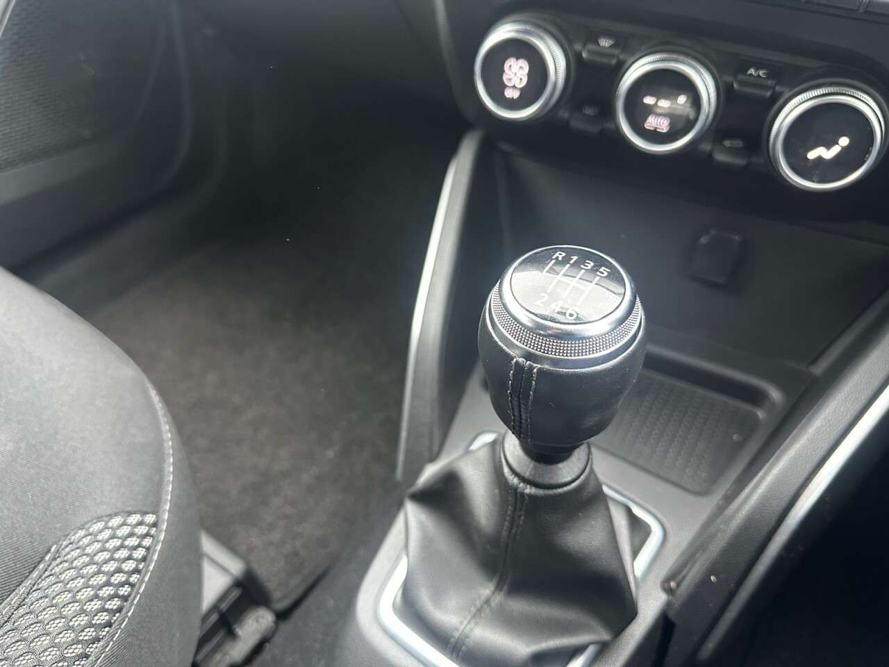 2019 DACIA DUSTER 2019 DACIA DUSTER