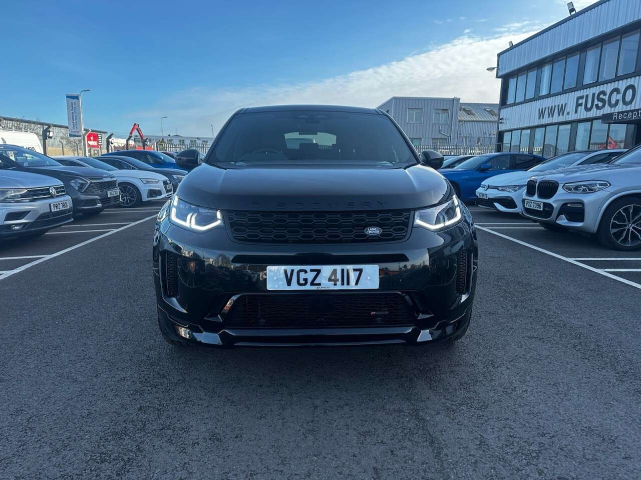 A 2022 LAND ROVER DISCOVERY SPORT 1.5 P300e 12.2kWh R-Dynamic SE SUV 5dr Petrol Plug-in Hybrid Auto 4WD Euro A 2022 LAND ROVER DISCOVERY SPORT 1.5 P300e 12.2kWh R-Dynamic SE SUV 5dr Petrol Plug-in Hybrid Auto 4WD Euro