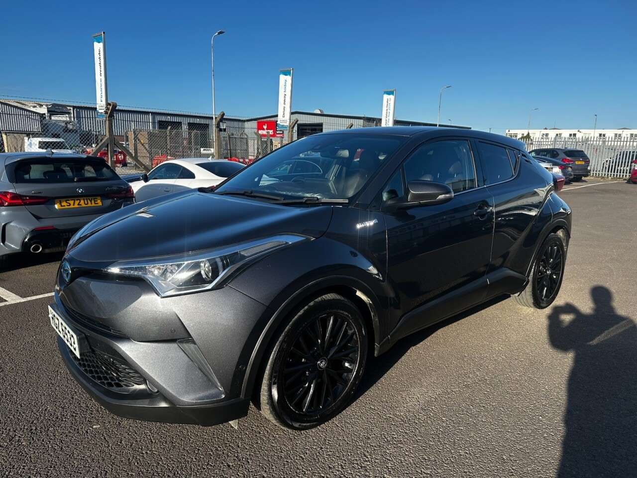 A 2017 TOYOTA C-HR 1.8 VVT-h Excel SUV 5dr Petrol Hybrid CVT Euro 6 (s/s) (122 ps) GOOD SERVIC A 2017 TOYOTA C-HR 1.8 VVT-h Excel SUV 5dr Petrol Hybrid CVT Euro 6 (s/s) (122 ps) GOOD SERVIC