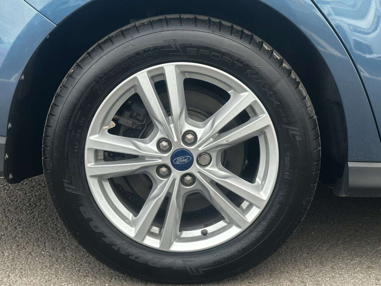 A 2022 FORD GALAXY 2.5h Duratec Titanium MPV 5dr Petrol Hybrid CVT Euro 6 (s/s) (190 ps) 7 SEA A 2022 FORD GALAXY 2.5h Duratec Titanium MPV 5dr Petrol Hybrid CVT Euro 6 (s/s) (190 ps) 7 SEA