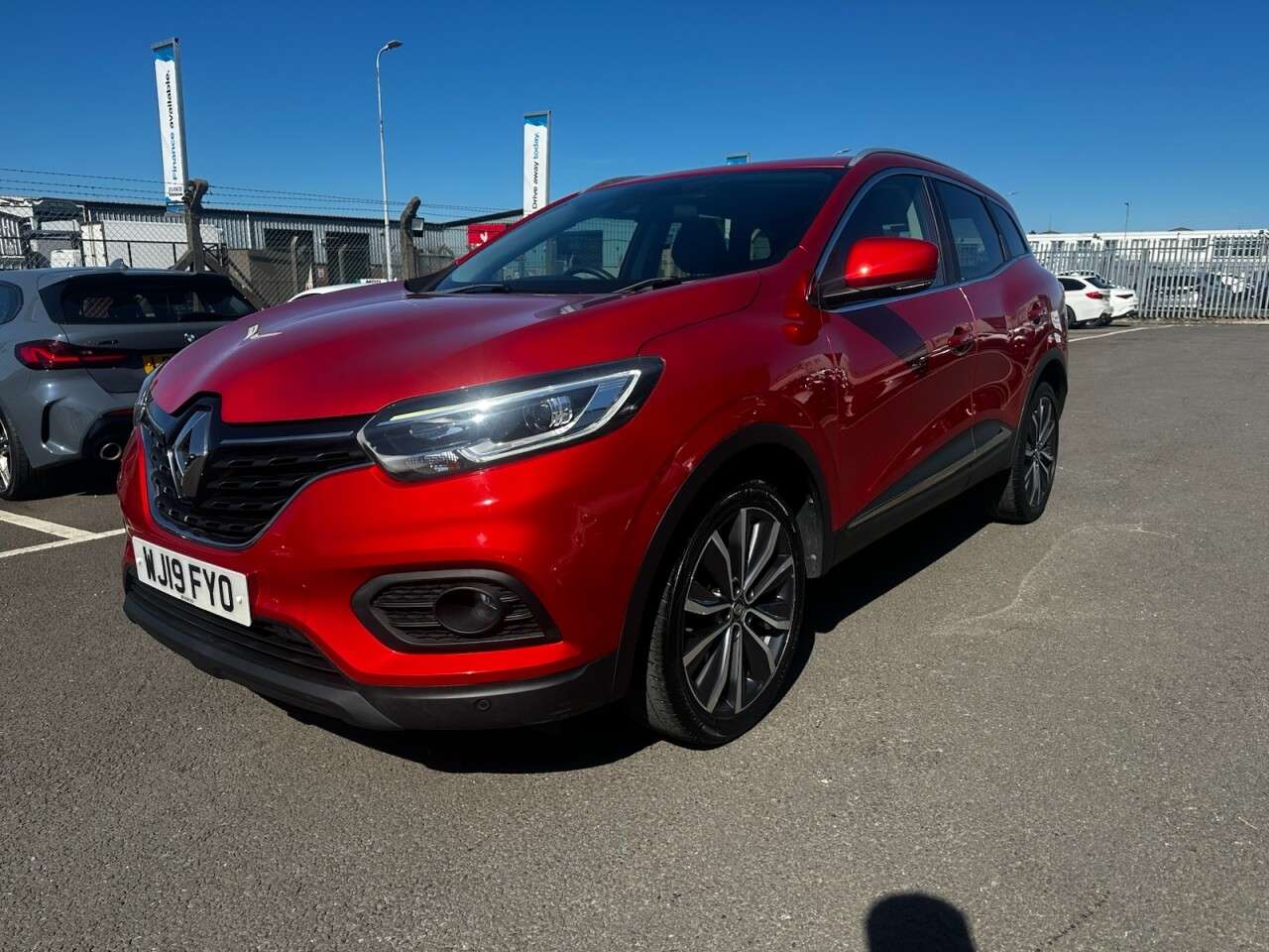 A 2019 RENAULT KADJAR 1.3 TCe Iconic SUV 5dr Petrol Manual Euro 6 (s/s) (160 ps) REVERSING CAMERA A 2019 RENAULT KADJAR 1.3 TCe Iconic SUV 5dr Petrol Manual Euro 6 (s/s) (160 ps) REVERSING CAMERA