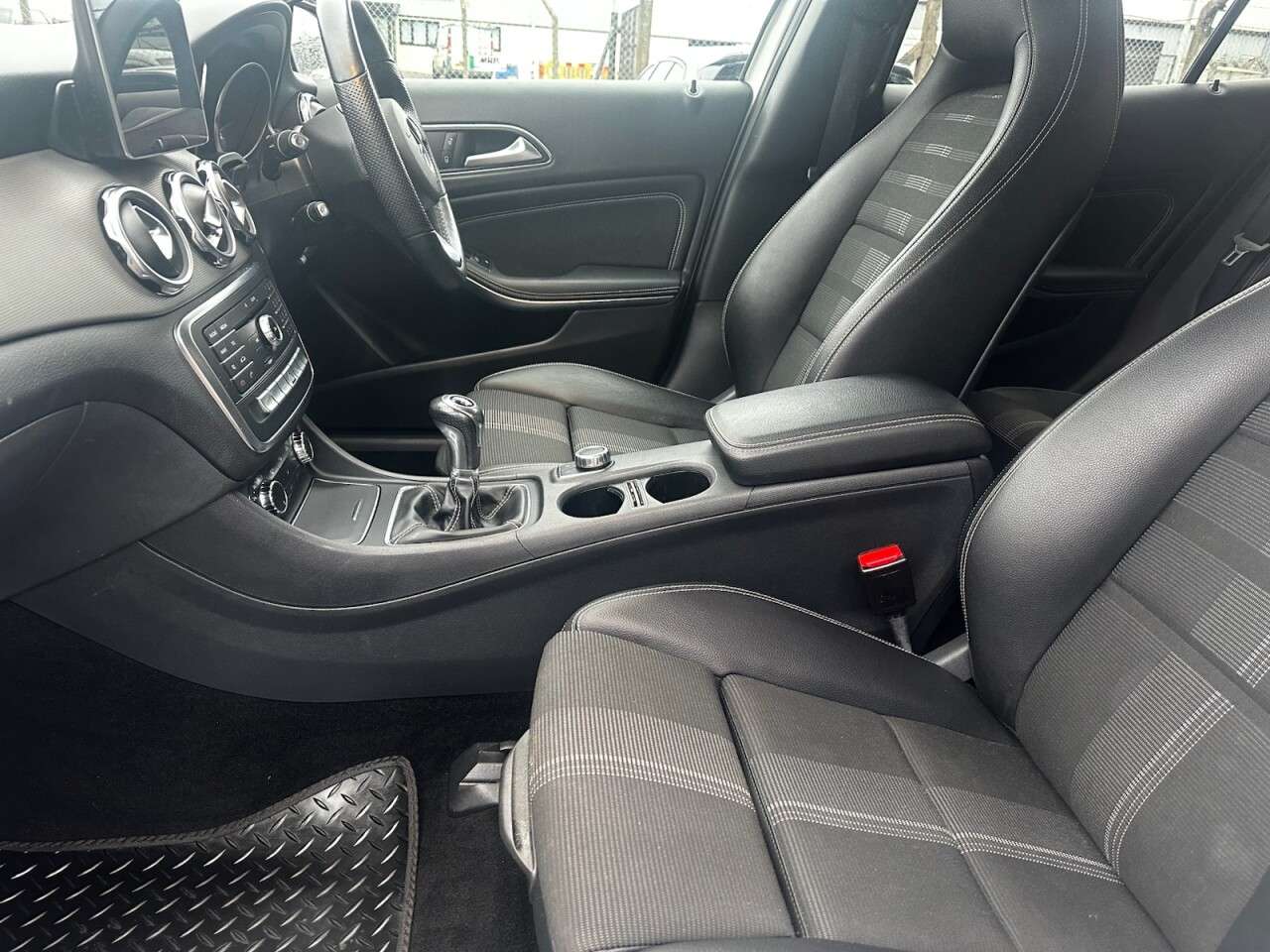 2018 MERCEDES-BENZ 180 2018 MERCEDES-BENZ 180