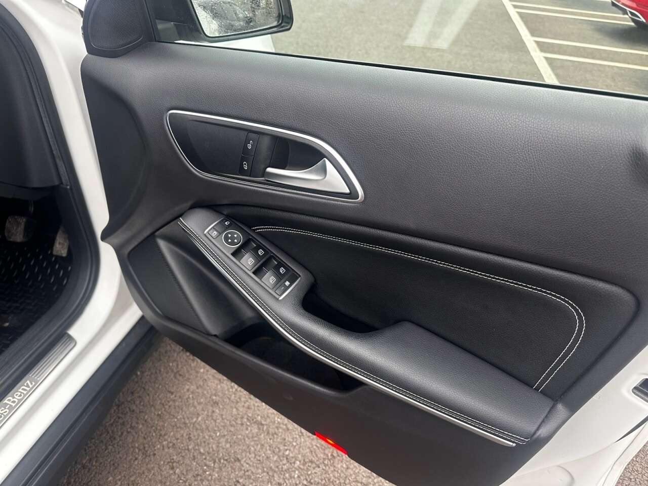 2018 MERCEDES-BENZ 180 2018 MERCEDES-BENZ 180