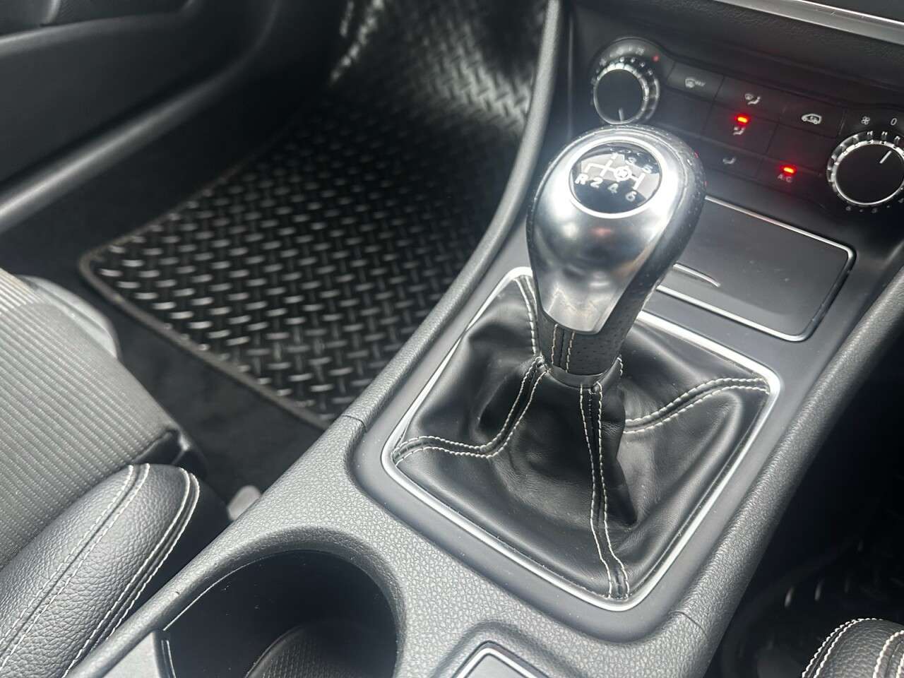 2018 MERCEDES-BENZ 180 2018 MERCEDES-BENZ 180