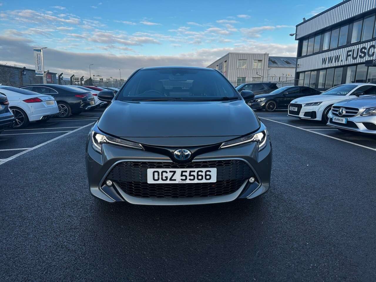 A 2020 TOYOTA COROLLA 2.0 VVT-h Excel Hatchback 5dr Petrol Hybrid CVT Euro 6 (s/s) (184 ps) FULL A 2020 TOYOTA COROLLA 2.0 VVT-h Excel Hatchback 5dr Petrol Hybrid CVT Euro 6 (s/s) (184 ps) FULL