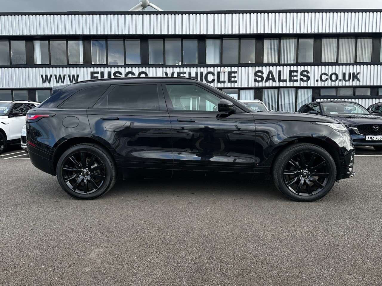 A 2020 LAND ROVER RANGE ROVER VELAR 2.0 D180 R-Dynamic SE SUV 5dr Diesel Auto 4WD Euro 6 (s/s) (180 ps) LEATHER A 2020 LAND ROVER RANGE ROVER VELAR 2.0 D180 R-Dynamic SE SUV 5dr Diesel Auto 4WD Euro 6 (s/s) (180 ps) LEATHER