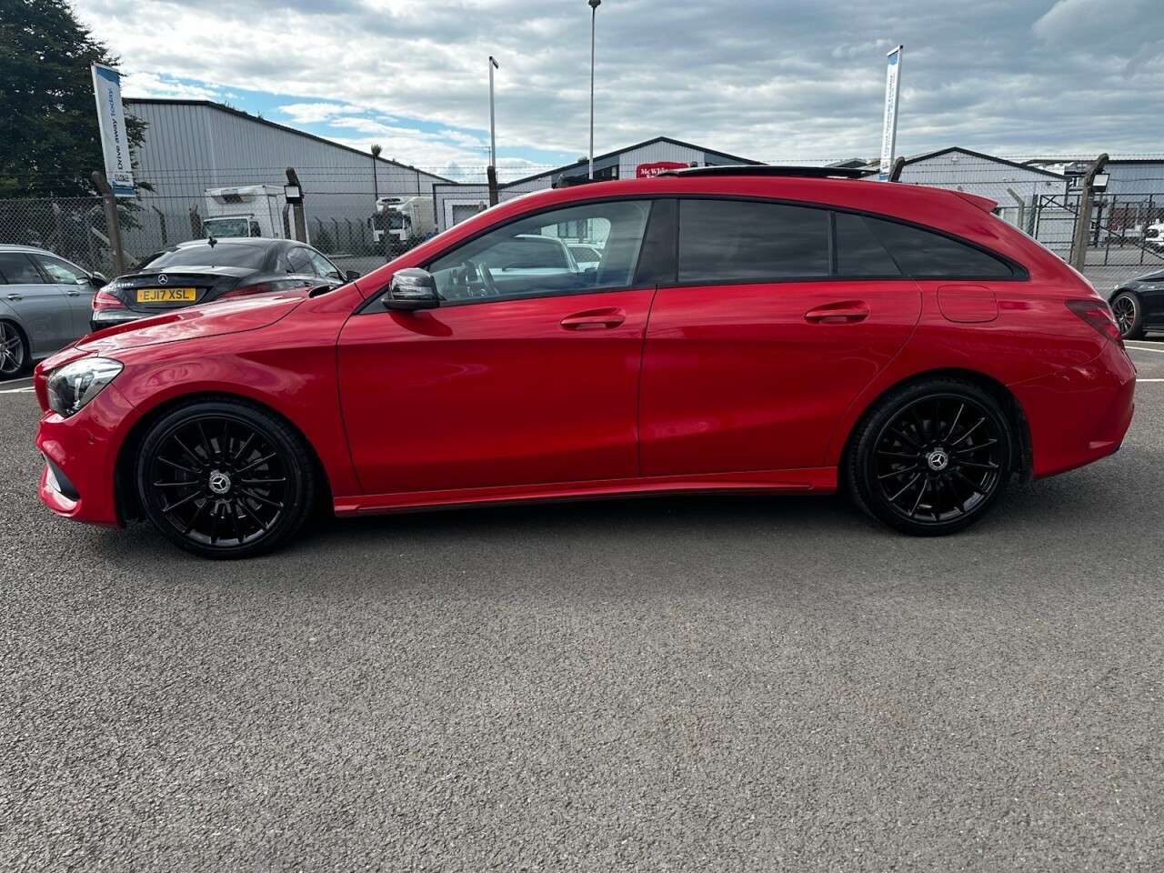 A 2017 MERCEDES-BENZ CLA 2.1 CLA220d AMG Line Shooting Brake 5dr Diesel 7G-DCT Euro 6 (s/s) (177 ps) A 2017 MERCEDES-BENZ CLA 2.1 CLA220d AMG Line Shooting Brake 5dr Diesel 7G-DCT Euro 6 (s/s) (177 ps)