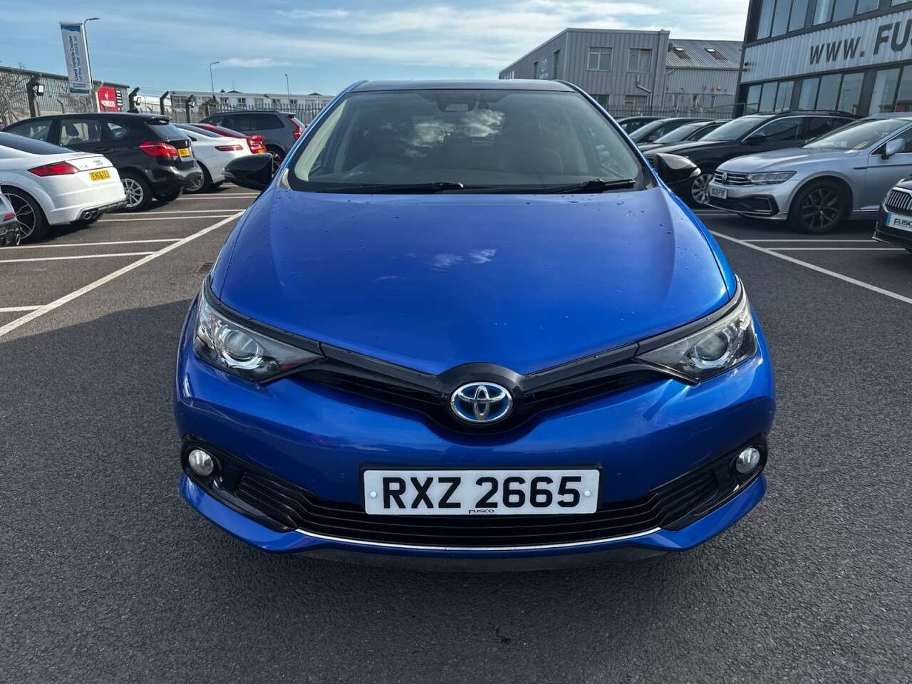 A 2018 TOYOTA AURIS 1.8 VVT-h Design Hatchback 5dr Petrol Hybrid CVT Euro 6 (s/s) (136 ps) GOOD A 2018 TOYOTA AURIS 1.8 VVT-h Design Hatchback 5dr Petrol Hybrid CVT Euro 6 (s/s) (136 ps) GOOD