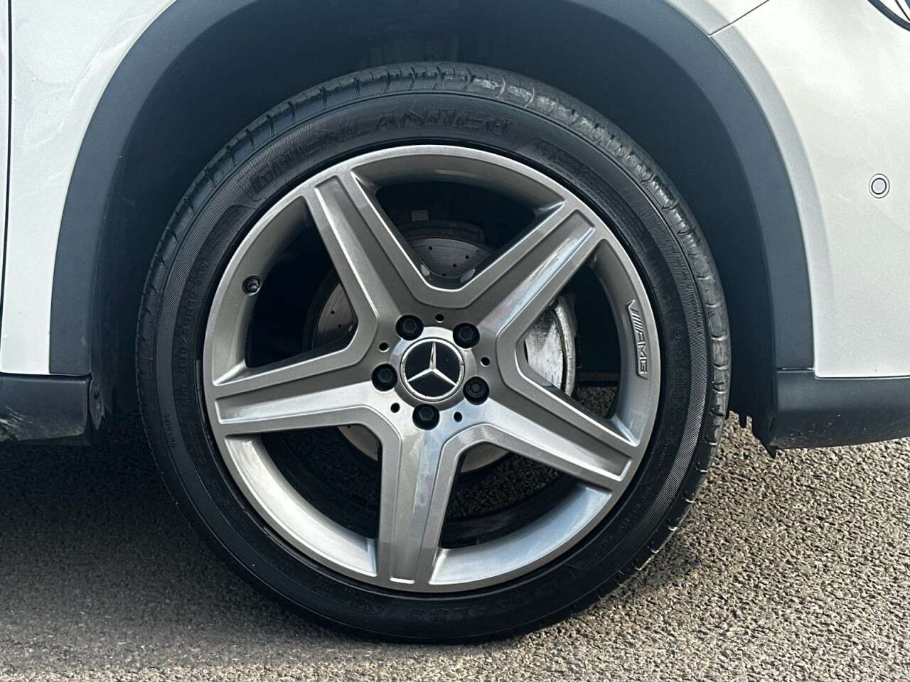 A 2018 MERCEDES-BENZ 180 1.6 GLA200 AMG Line (Executive) SUV 5dr Petrol 7G-DCT Euro 6 (s/s) (156 ps) A 2018 MERCEDES-BENZ 180 1.6 GLA200 AMG Line (Executive) SUV 5dr Petrol 7G-DCT Euro 6 (s/s) (156 ps)