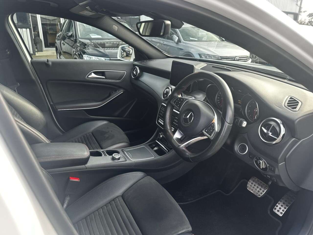 2018 MERCEDES-BENZ 180 2018 MERCEDES-BENZ 180