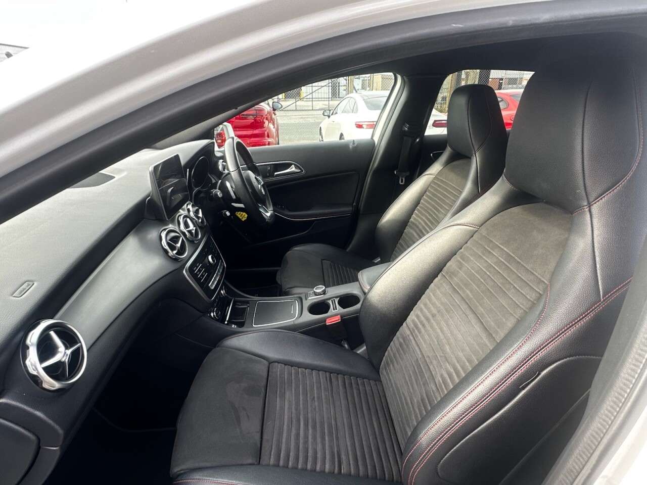 2018 MERCEDES-BENZ 180 2018 MERCEDES-BENZ 180