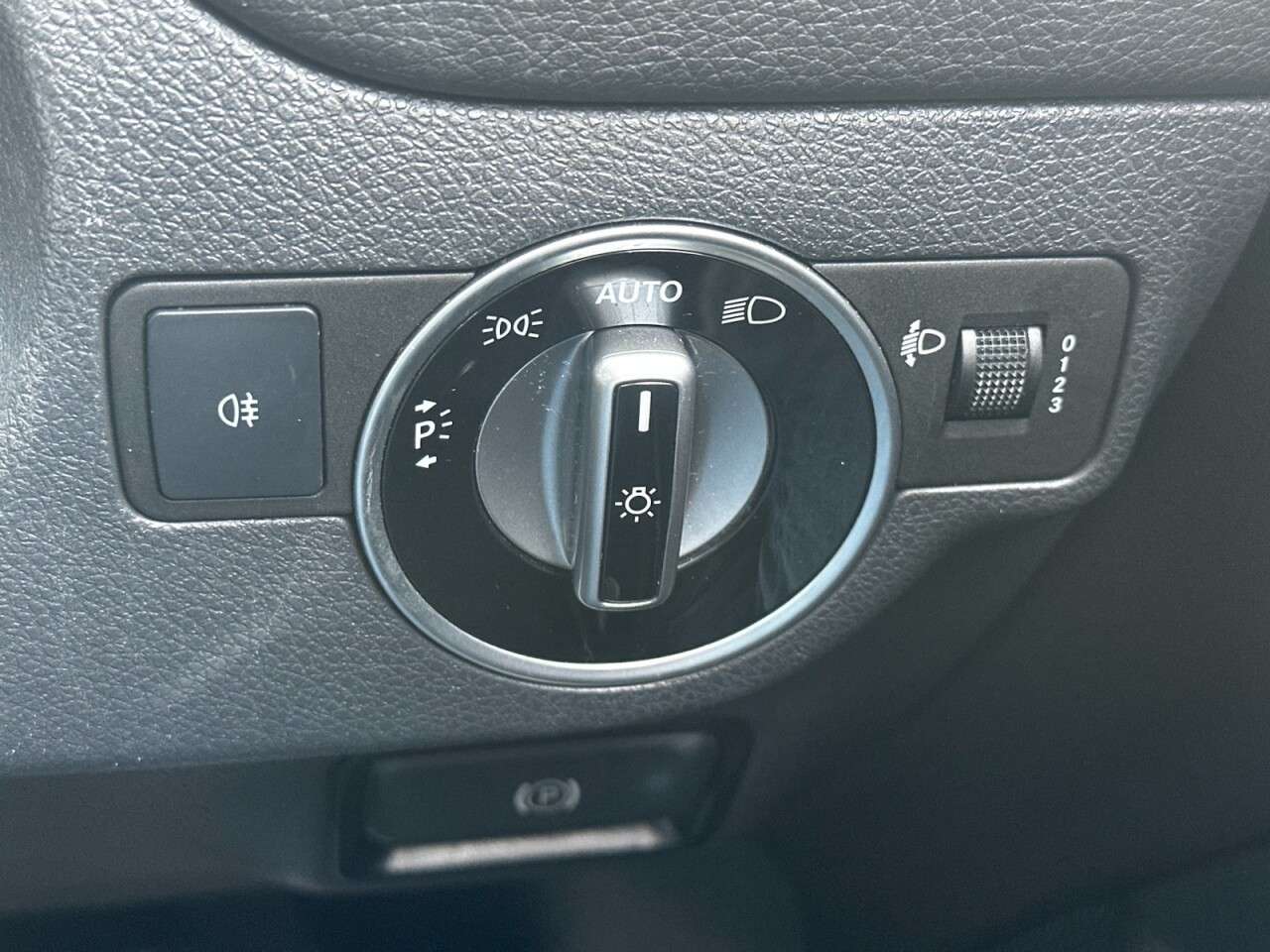 2018 MERCEDES-BENZ 180 2018 MERCEDES-BENZ 180