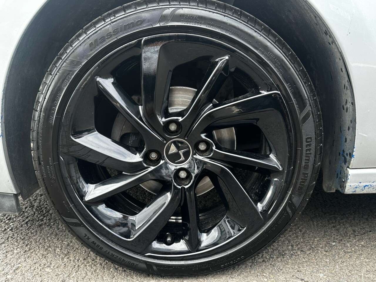 A 2016 DS AUTOMOBILES DS 3 1.6 BlueHDi Elegance Hatchback 3dr Diesel Manual Euro 6 (s/s) (120 ps) FULL A 2016 DS AUTOMOBILES DS 3 1.6 BlueHDi Elegance Hatchback 3dr Diesel Manual Euro 6 (s/s) (120 ps) FULL