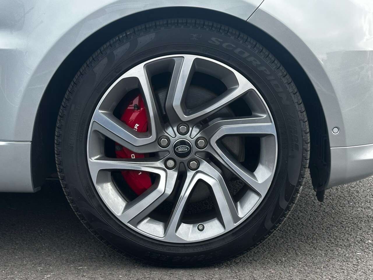 A 2019 LAND ROVER RANGE ROVER SPORT 3.0 i6 MHEV HST SUV 5dr Petrol Auto 4WD Euro 6 (s/s) (400 ps) GOOD SERVICE A 2019 LAND ROVER RANGE ROVER SPORT 3.0 i6 MHEV HST SUV 5dr Petrol Auto 4WD Euro 6 (s/s) (400 ps) GOOD SERVICE