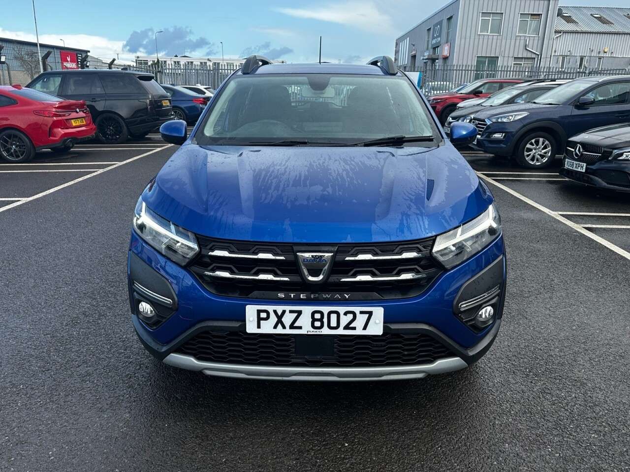 A 2021 DACIA SANDERO STEPWAY 1.0 TCe Comfort Hatchback 5dr Petrol Manual Euro 6 (s/s) (90 ps) REVERSING A 2021 DACIA SANDERO STEPWAY 1.0 TCe Comfort Hatchback 5dr Petrol Manual Euro 6 (s/s) (90 ps) REVERSING
