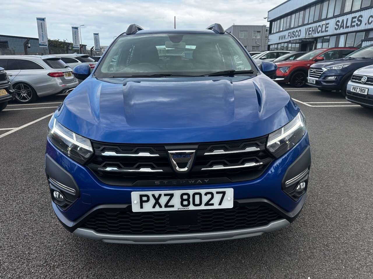 A 2021 DACIA SANDERO STEPWAY 1.0 TCe Comfort Hatchback 5dr Petrol Manual Euro 6 (s/s) (90 ps) REVERSING A 2021 DACIA SANDERO STEPWAY 1.0 TCe Comfort Hatchback 5dr Petrol Manual Euro 6 (s/s) (90 ps) REVERSING