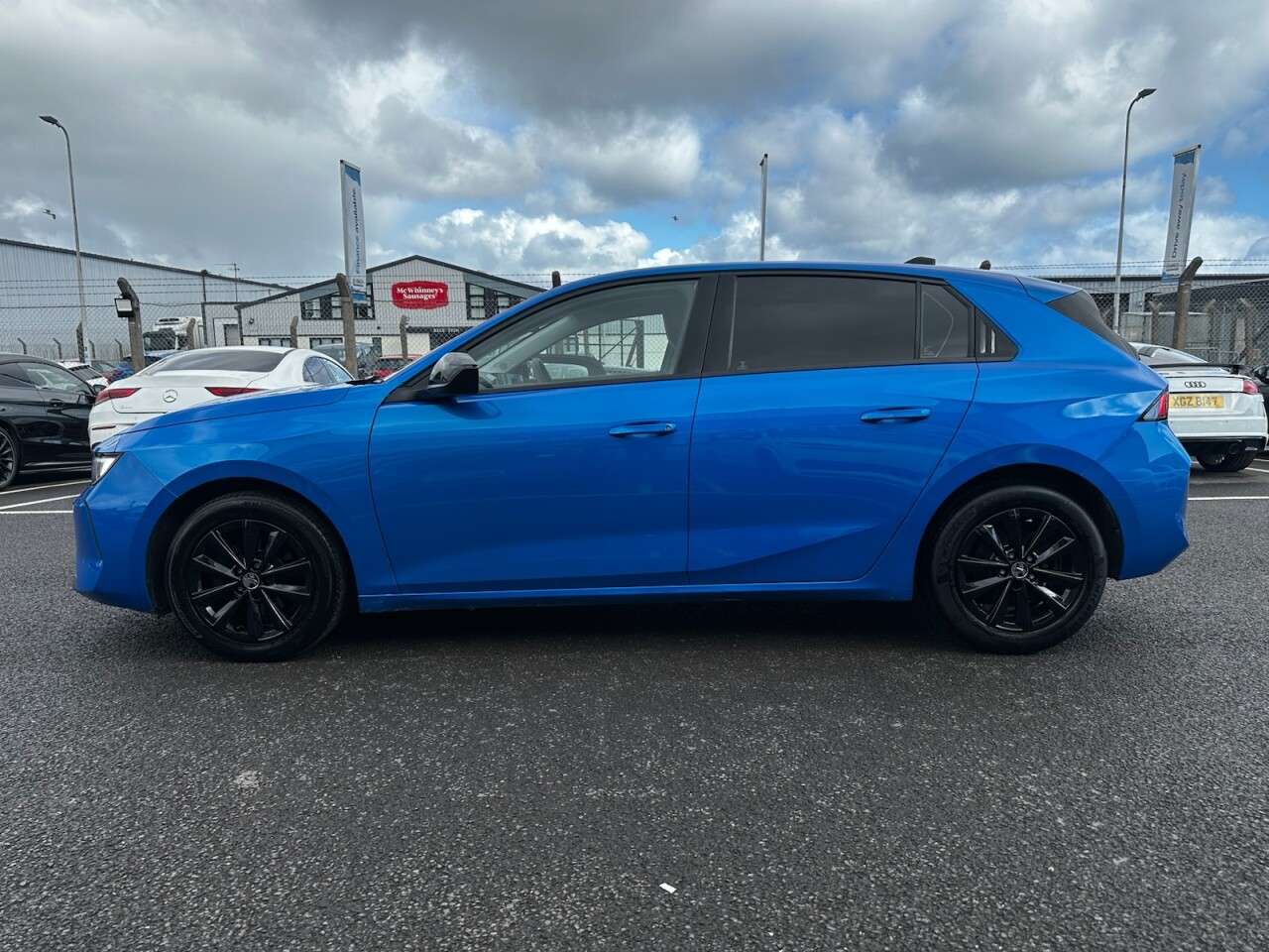 A 2024 VAUXHALL ASTRA 1.2 Turbo Design Hatchback 5dr Petrol Manual Euro 6 (s/s) (130 ps) PARKING A 2024 VAUXHALL ASTRA 1.2 Turbo Design Hatchback 5dr Petrol Manual Euro 6 (s/s) (130 ps) PARKING