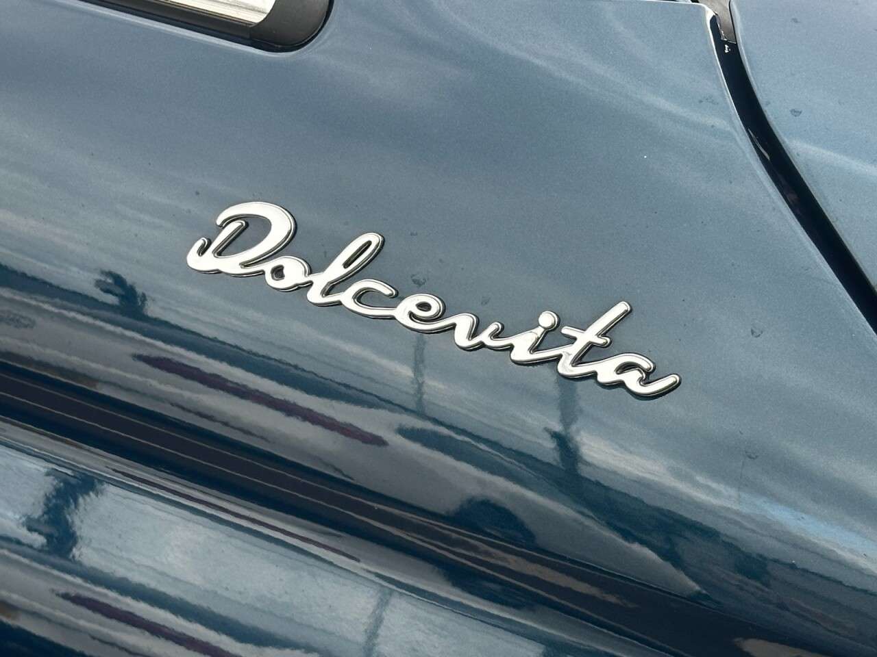 A 2022 FIAT 500 1.0 MHEV Dolcevita Hatchback 3dr Petrol Manual Euro 6 (s/s) (70 bhp) PANORA A 2022 FIAT 500 1.0 MHEV Dolcevita Hatchback 3dr Petrol Manual Euro 6 (s/s) (70 bhp) PANORA