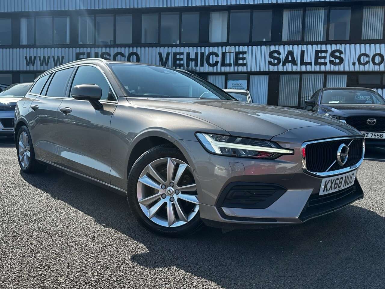 A 2018 VOLVO V60 2.0 D4 Momentum Estate 5dr Diesel Manual Euro 6 (s/s) (190 ps) BLUETOOTH, C A 2018 VOLVO V60 2.0 D4 Momentum Estate 5dr Diesel Manual Euro 6 (s/s) (190 ps) BLUETOOTH, C