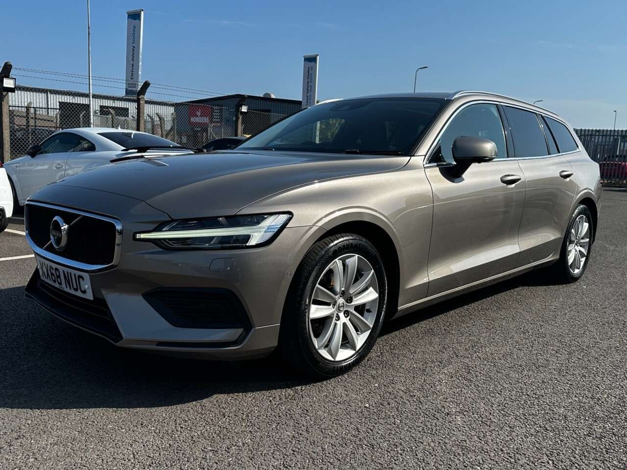 2018 VOLVO V60 2018 VOLVO V60
