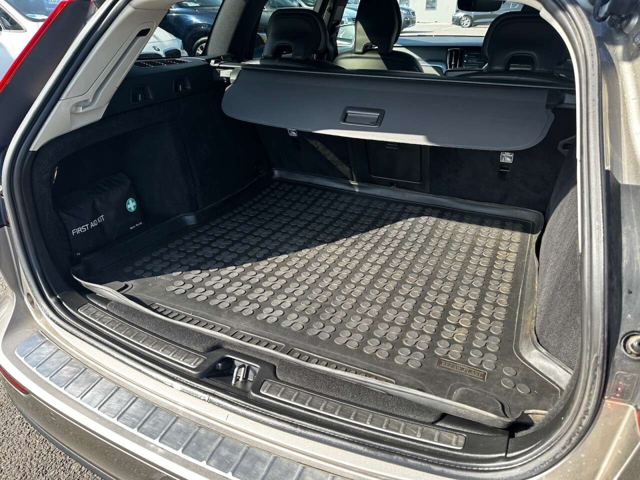 2018 VOLVO V60 2018 VOLVO V60