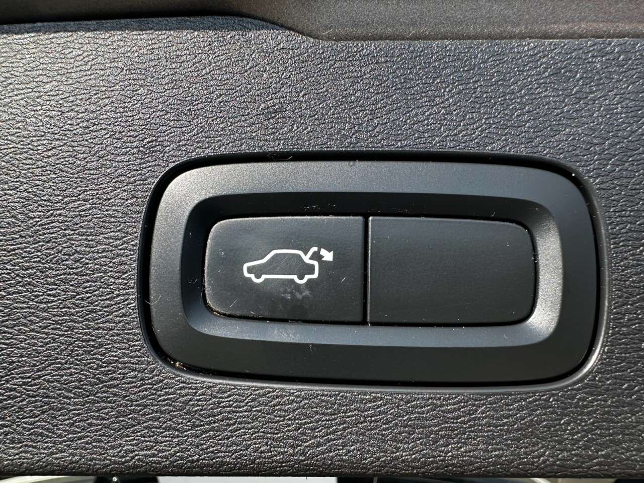 2018 VOLVO V60 2018 VOLVO V60