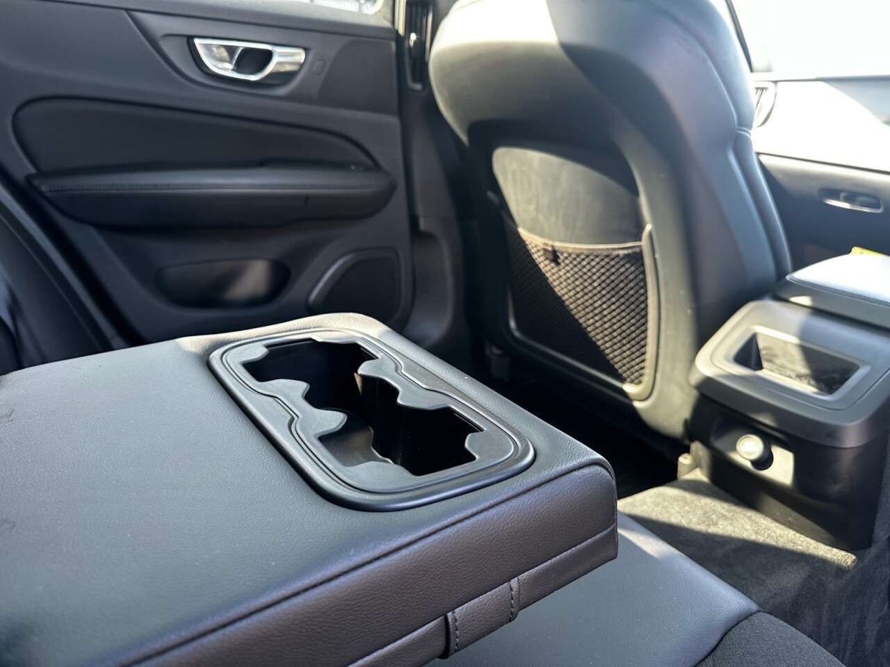 2018 VOLVO V60 2018 VOLVO V60